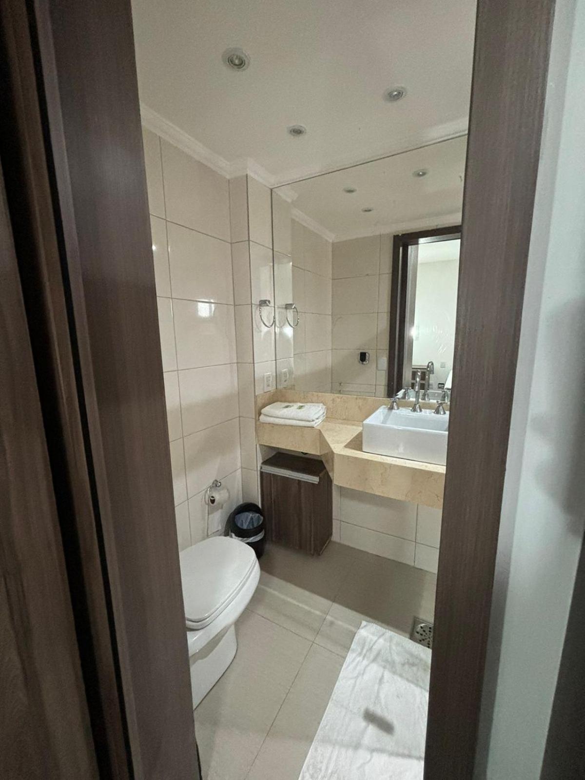 1810 - Flat Para Temporada Em Goiania-Proximo Ao Parque Areiao Dış mekan fotoğraf