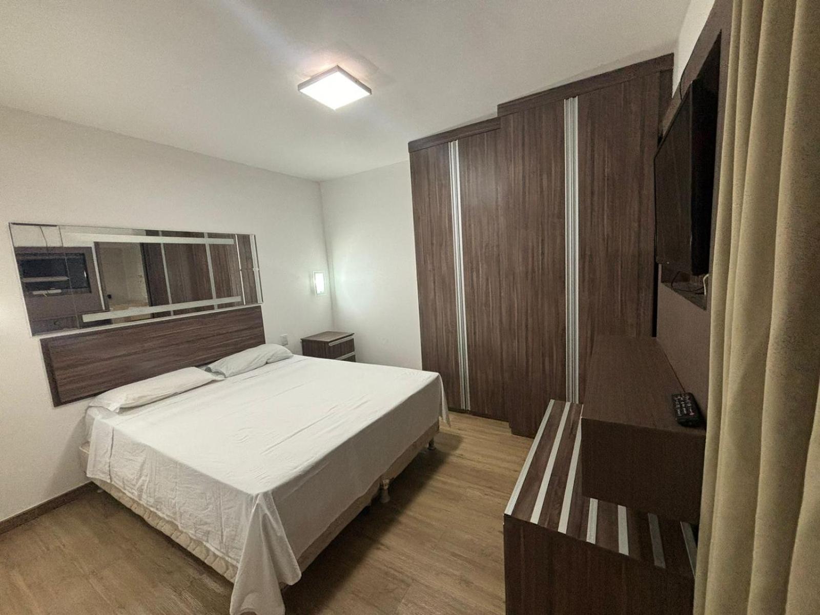 1810 - Flat Para Temporada Em Goiania-Proximo Ao Parque Areiao Dış mekan fotoğraf